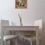 Apartment Moderne Mit Sonnigem Gartenblick,1 Stock *