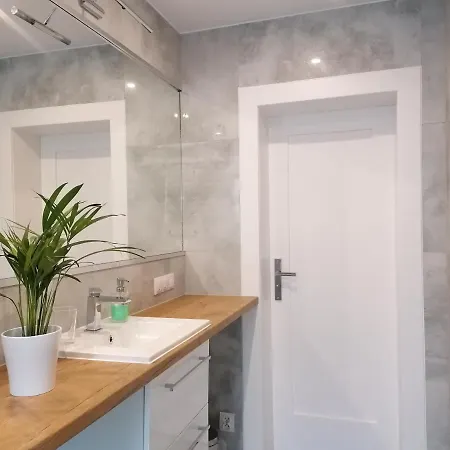 Moderne Mit Sonnigem Gartenblick,1 Stock