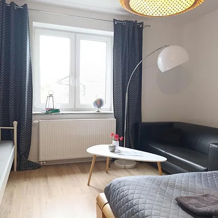 Moderne Mit Sonnigem Gartenblick,1 Stock アパート *