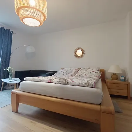 Moderne Mit Sonnigem Gartenblick,1 Stock Apartment Görlitz