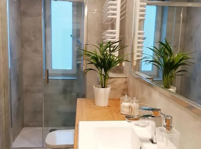 Moderne Mit Sonnigem Gartenblick,1 Stock Apartment Gorlitz