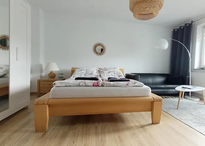 Moderne Mit Sonnigem Gartenblick,1 Stock Apartment *