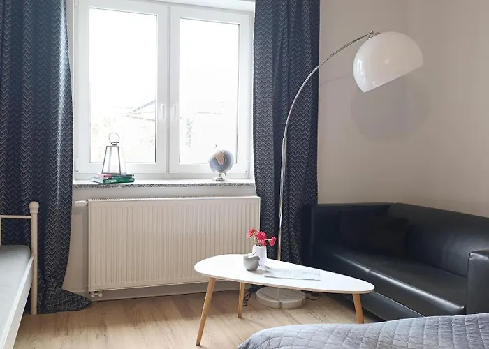 Moderne Mit Sonnigem Gartenblick,1 Stock アパート *